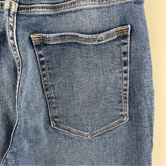 GOOD AMERICAN Navy Wash High Waisted Good Waist Distressed Knee Skinny Jeans - Picture 9 of 13